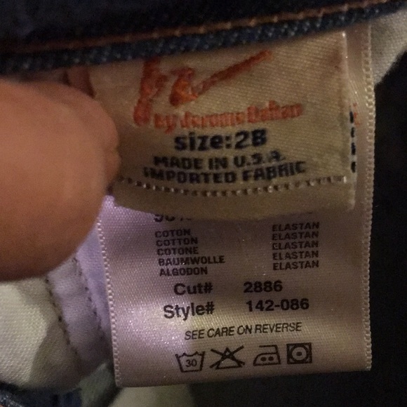 EUC CITIZENS OF HUMANITY JEANS - Picture 2 of 3